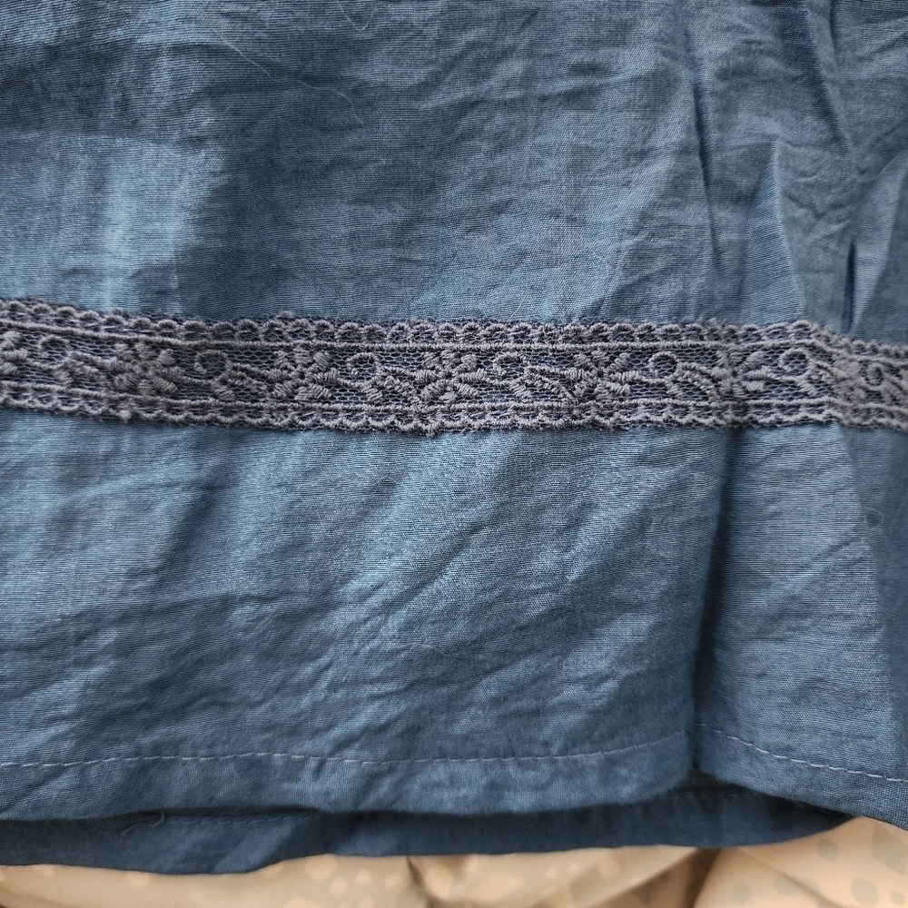 Edge Blue Tunic Top Woman's Small S Cottage Long Sleeve V-Neck Pleated Lace EUC - Picture 6 of 9